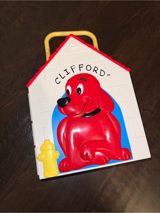 Scholastic Other - Vintage Clifford house in carry case